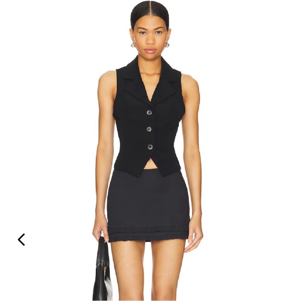 Elegant Black Sleeveless Vest